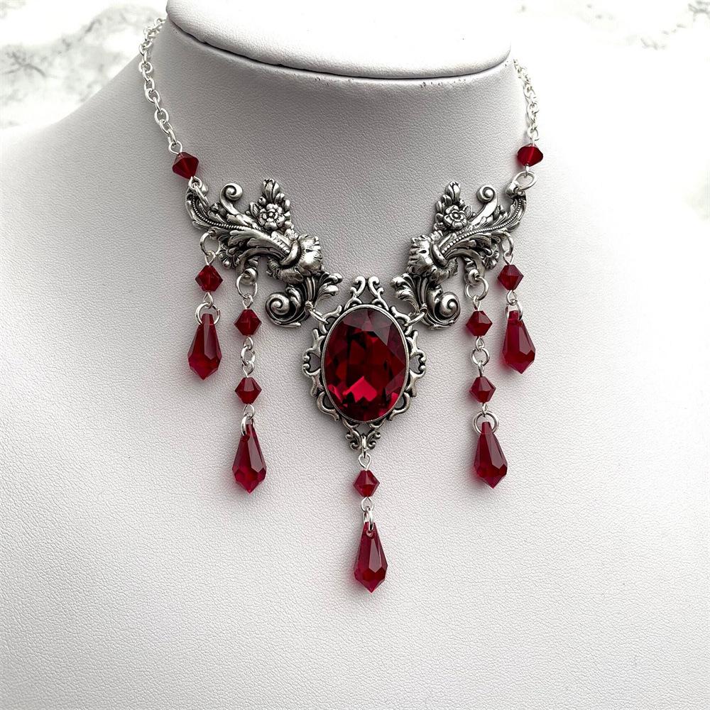 "Trendy European-American Floral Gem Clavicle Necklace"