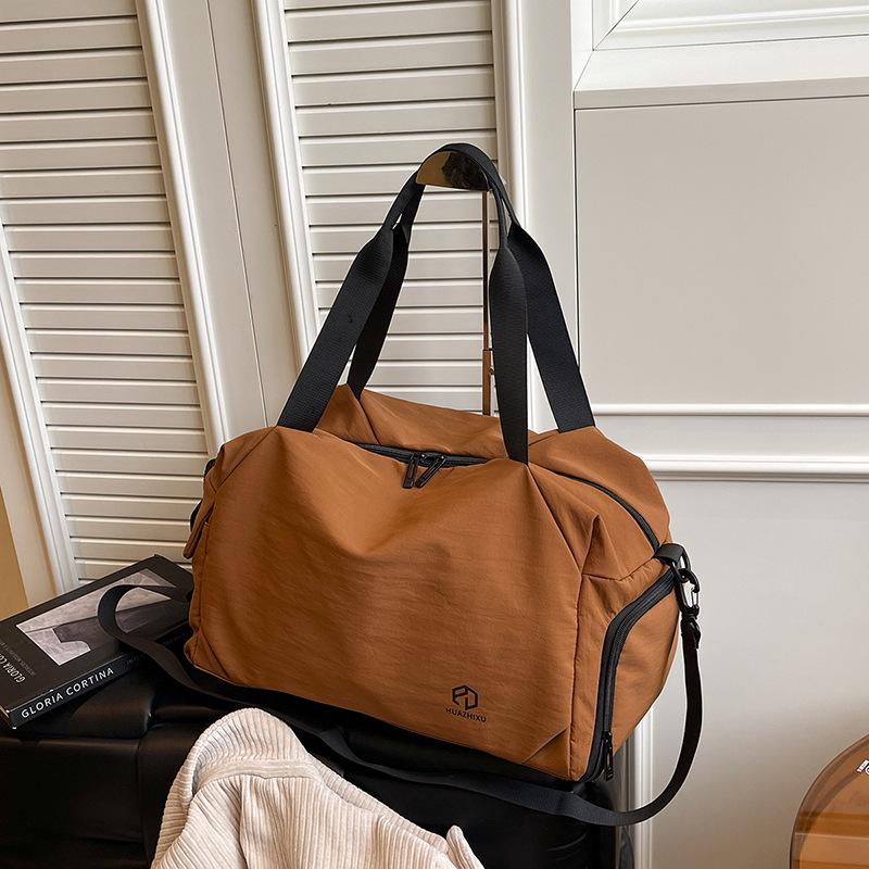 Versatile Large-Capacity Travel and Sports Bag with Wet/Dry Separation