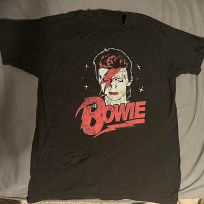 Tops – T-Shirts