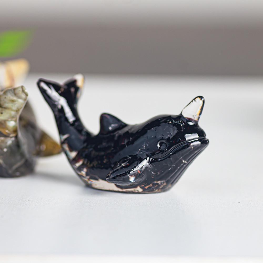 Resin Filled Natural Crystal Whale Figurine With Modern Minimalist Design For Gift Giving