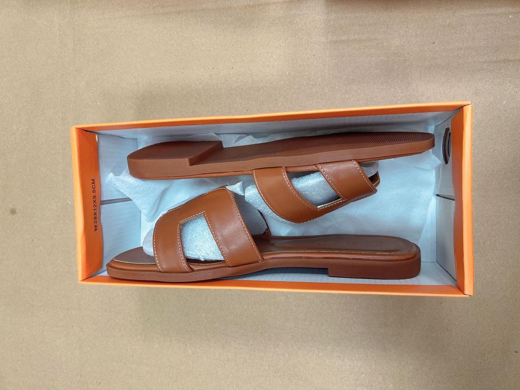 Summer Internet celebrities new Korean version of one-word slippers women wear h slippers versatile sandals flat beach shoes large size shoes