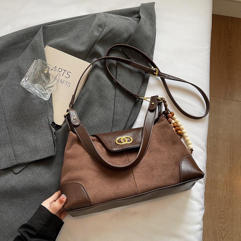 Suede bag women's large capacity 2025 new autumn and winter niche matte retro messenger bag underarm commuter bag
