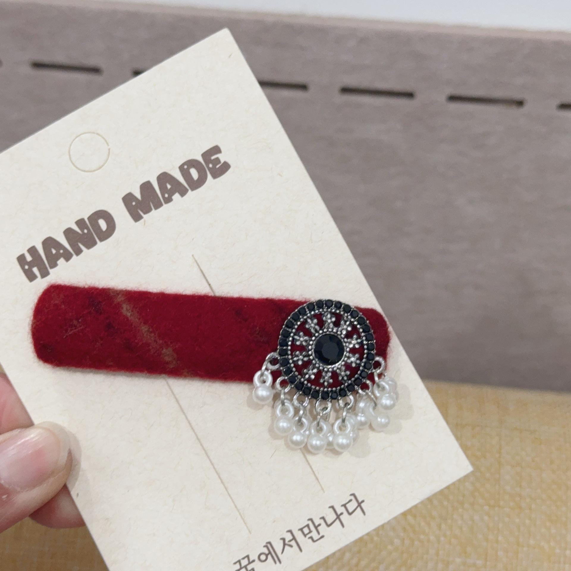Windsor Castle Retro French Pearl Tassel Hair Clip
