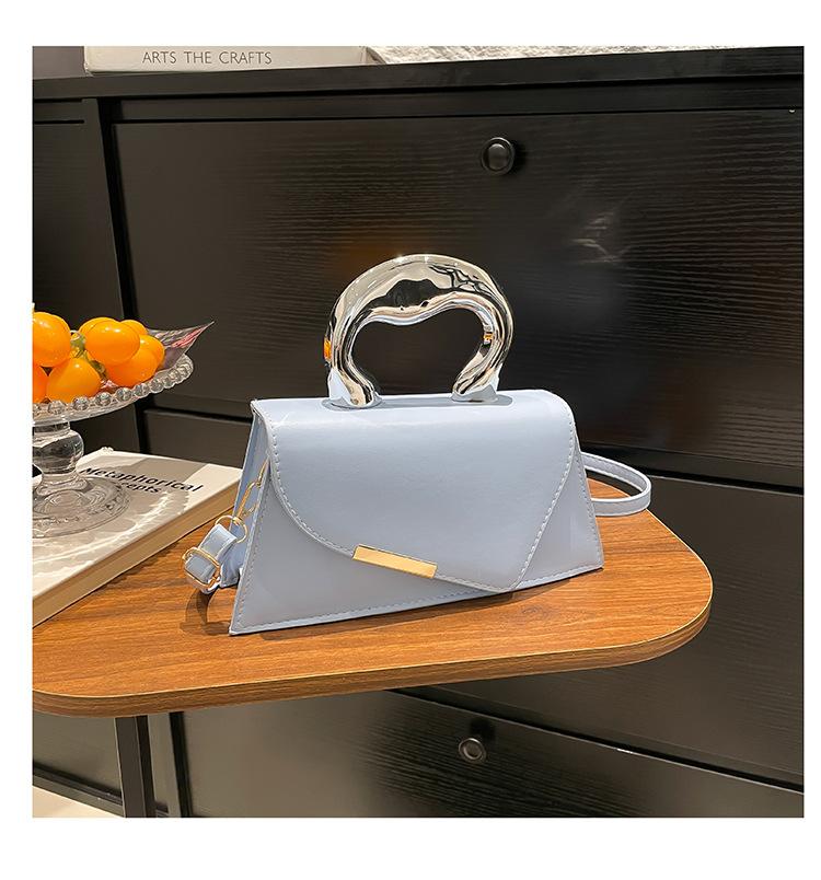 2025 Summer Light Luxury High-end Texture Temperament Niche Design Sense Handbag Foreign Style Versatile Commuter Shoulder Messenger Bag