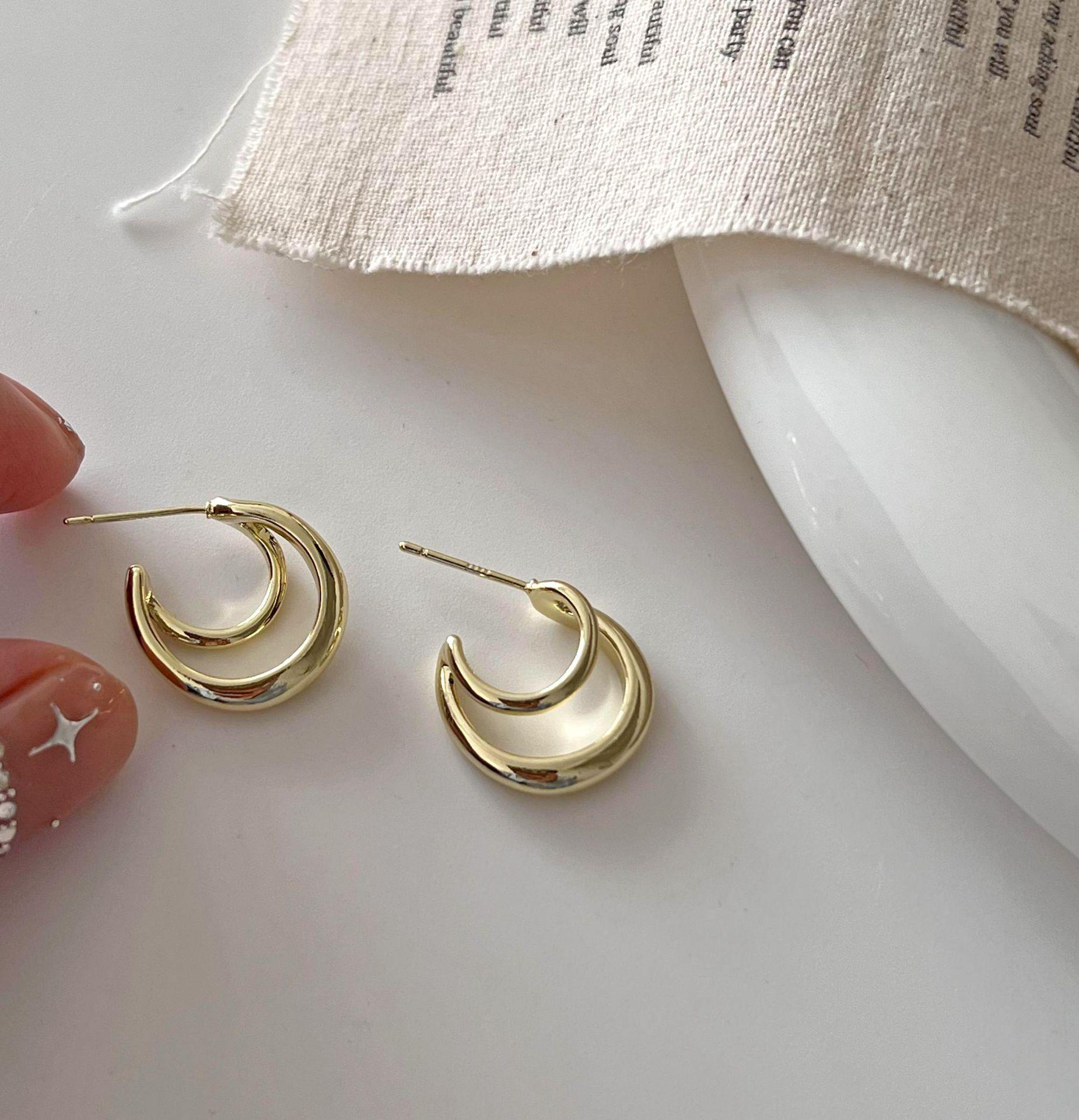 

2023 Шикарные Простые Металлические Серьги-пусеты в виде Круга