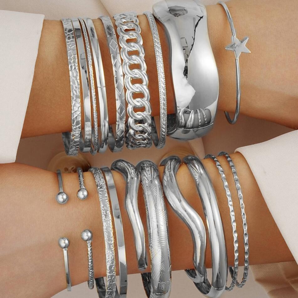 

19pcs Vintage Minimalist Geometric Smooth Bracelet Set Fashion Elegant Snake Bone Twisted Chain for Women Daily Wear Jewelry New
