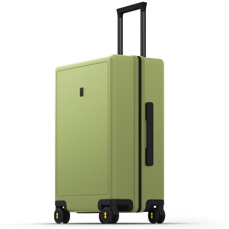 LEVEL8 Traveler Series PC Spinner Luggage
