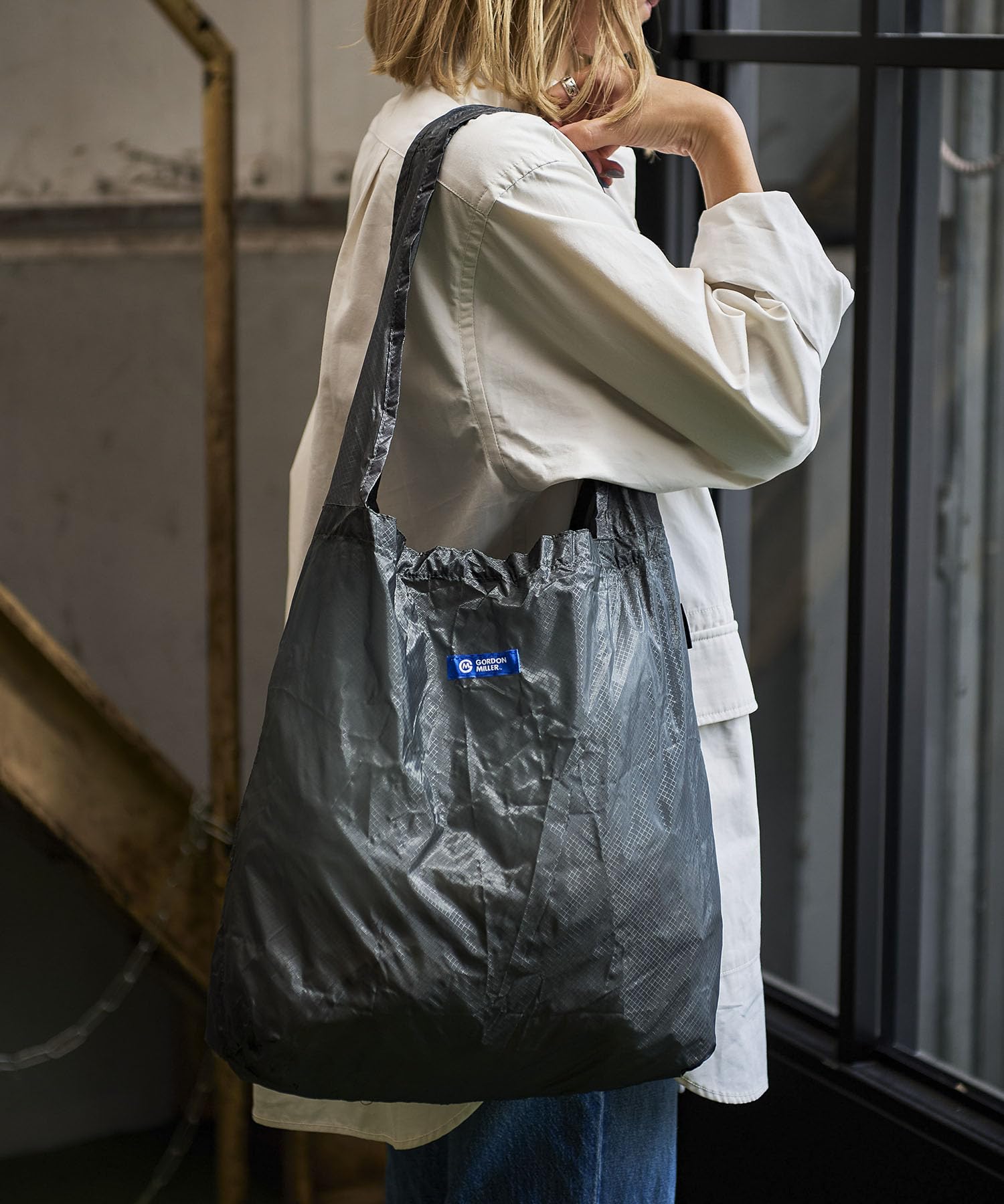 

GORDON MILLER Cordura Ripstop Packable Tote Bag with Carabiner, Dark Gray, 1638901