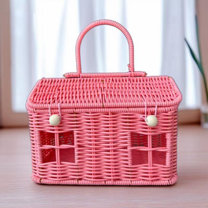 Natural PP Materials User Friendly Woven Hand Basket Highly Durable for Homes Organization Picnics Essential and Gift Packaging