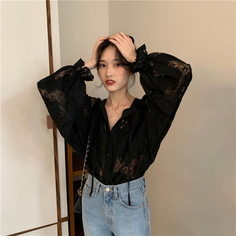 Primavera e outono camisa de fundo de renda feminina fina tamanho grande camisa de manga comprida oca camisa solta barriga cobrindo topo