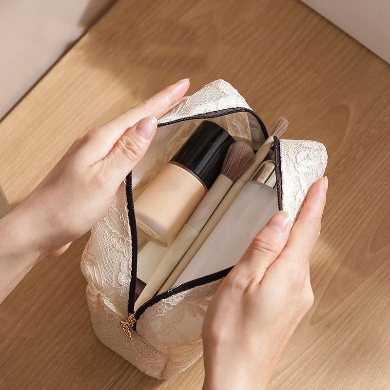 Lace Mesh Printed Makeup Bag Large Capacity Portable Multifunctional Toiletry Bag Cute Travel Storage Bag Cosmetic Accessories