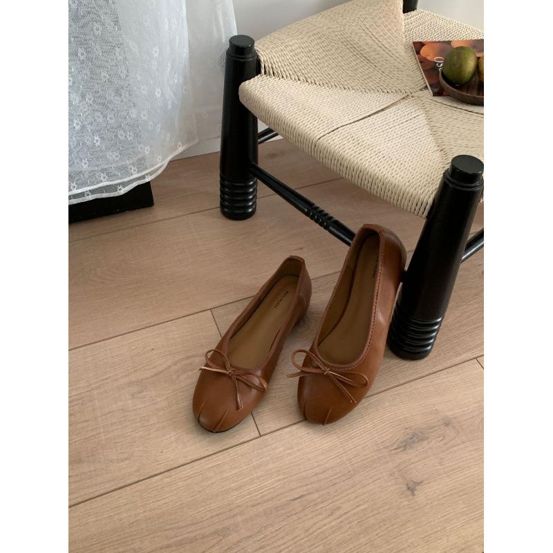 

Bow round head shallow mouth flat-soled single shoes women s 2025 new gentle one-pedal versatile retro single shoes 39 коричневый