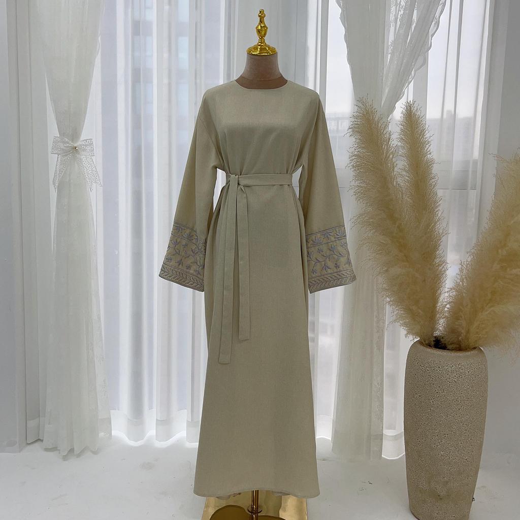 Elegantes besticktes Kleid Robe LR735 - Loriya2024 Dubai, Kollektion Naher Osten & Türkei