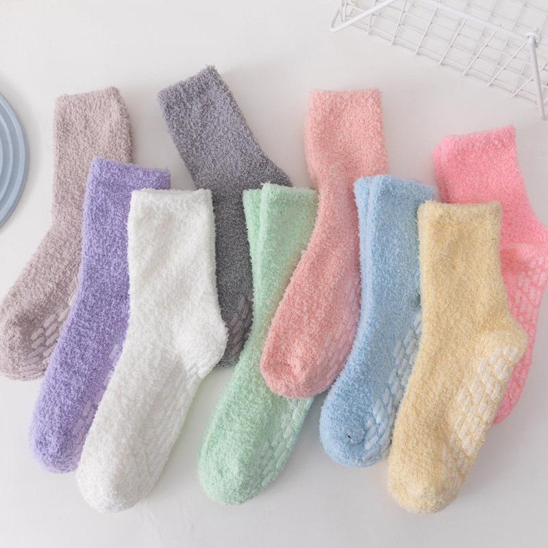 5/10 Paia Calzini Casual Autunnali Invernali Ispessiti Caldi in Pile Corallo per Donna Colore Unito Antiscivolo Senza Perdita di Pelo Calzini da Casa Casual a Mezza Gamba da Donna