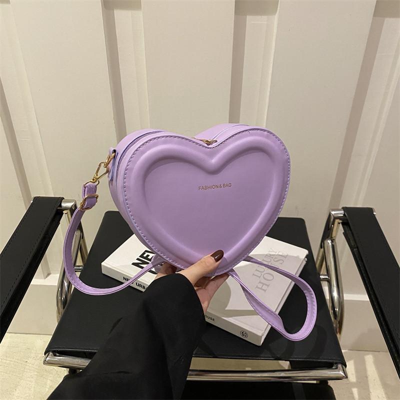 Trendy Pu Leather Heart Bag For Girls In Soft Colors Ideal For Everyday Fashion