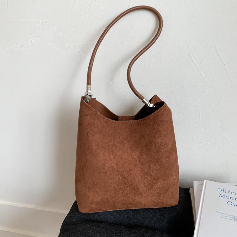 Autumn Retro High-end Underarm Bag, Bucket Bag, Large-capacity Single-shoulder Commuter Bag