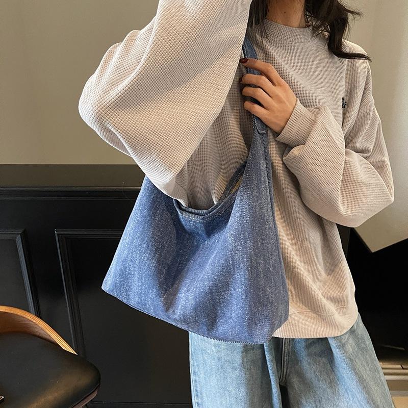 Niche design bag women's 2025 spring new large-capacity shoulder underarm bag casual fashion commuter tote bag