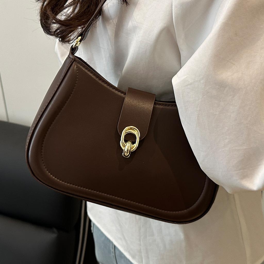 This year, the popular small bag women's 2025 new niche popular versatile portable small round bag texture foreign style messenger bag