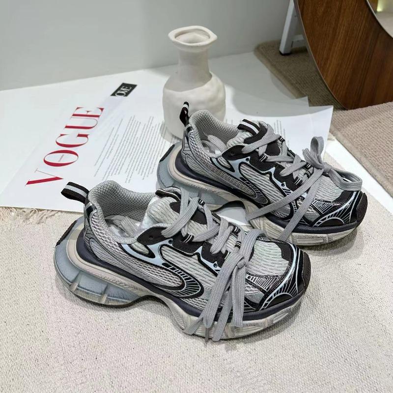 

Показывать ходьбу новые папины кроссовки женские модные ретро 3XL старые повседневные туфли толстая подошва увеличивающие рост жареные уличные кроссовки 40 хаки