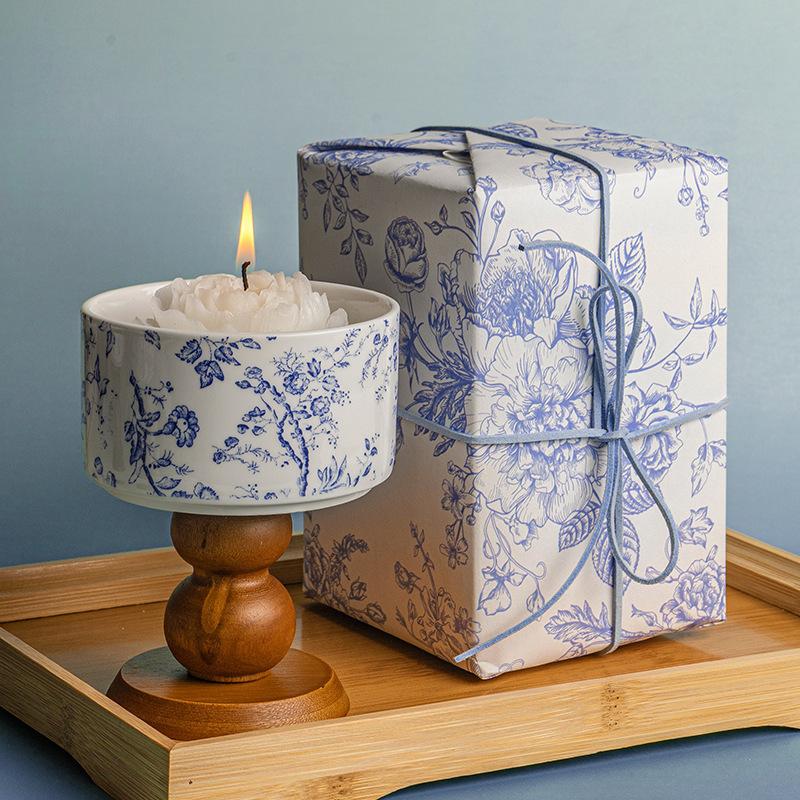 Camellia Aromatherapy Candle Gift Box Birthday Gift for Girls Niche Bedroom Home Long-lasting Blue and White Porcelain Packaging