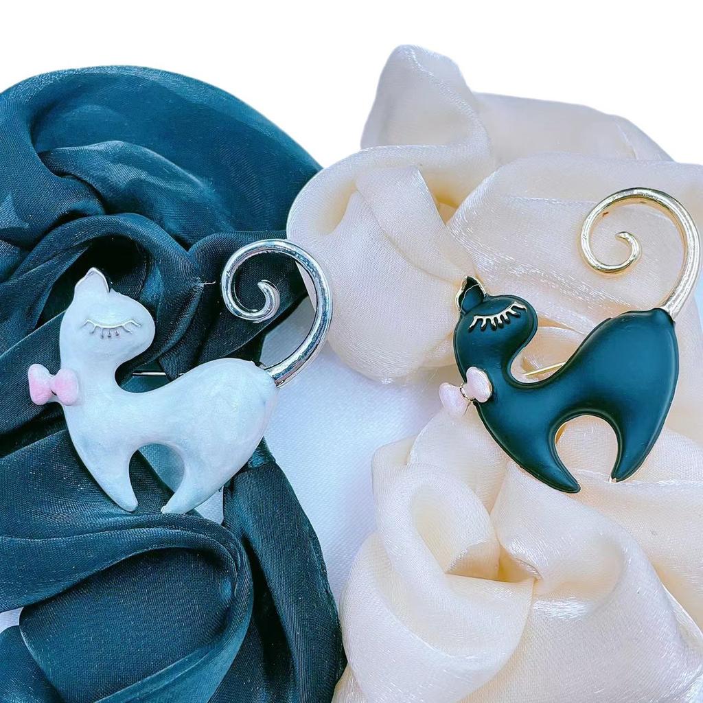 Cute Cat Brooches Metal Enamel Animal Brooch For Women's Clothes Backpack Pins Gifts