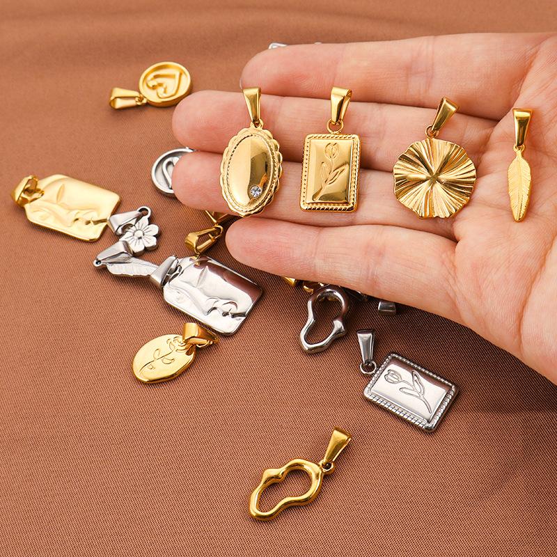 Various 18k Gold Feather Flower Charms Heart Face Pendant  Stainless Steel Diy Jewelry Accessories for Necklace Bracelet Gift