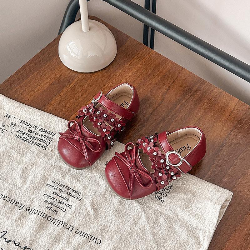 

Милая девичья мода Корейская версия кожаных туфель 2025 весна и осень новая мягкая подошва с юбкой туфли принцессы с цветком одинарные туфли в иностранном стиле 25 бордовый