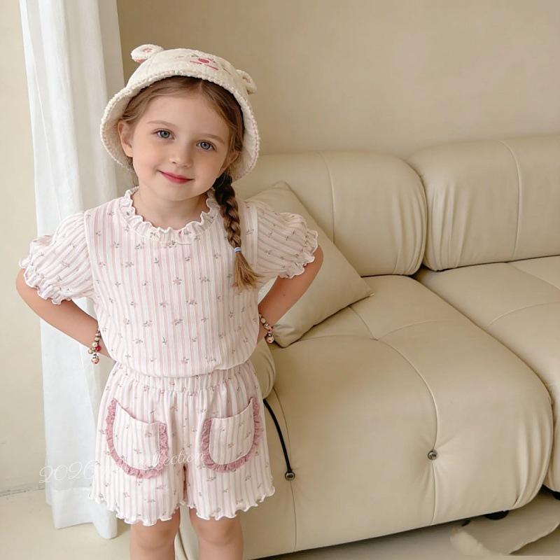 Letni koronkowy komplet z krótkim rękawem i spodenkami dla małych dziewczynek 2026