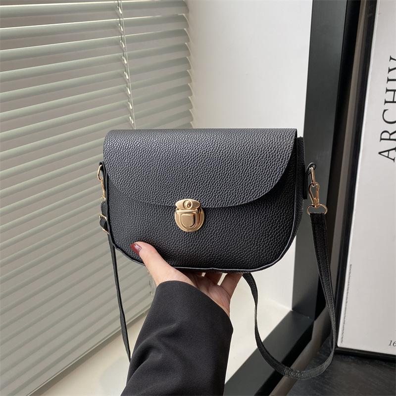 New casual versatile simple solid color temperament advanced texture simple retro shoulder messenger bag saddle bag
