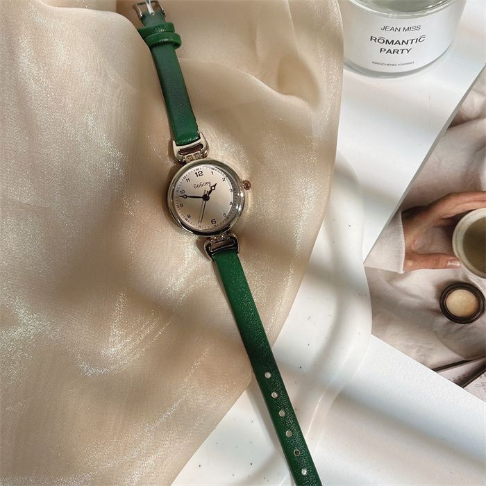 Watch Female Retro British Style Niche Light Luxury Fashion High Sense Female Student Round Digital Belt Compact