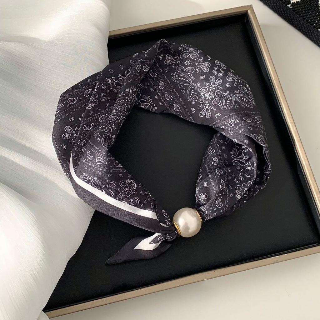 Französisch- Luxuriöse Perlenkette mit Magnet für Damen, Leichte Vielseitige Bandana, Täglich Party Urlaub