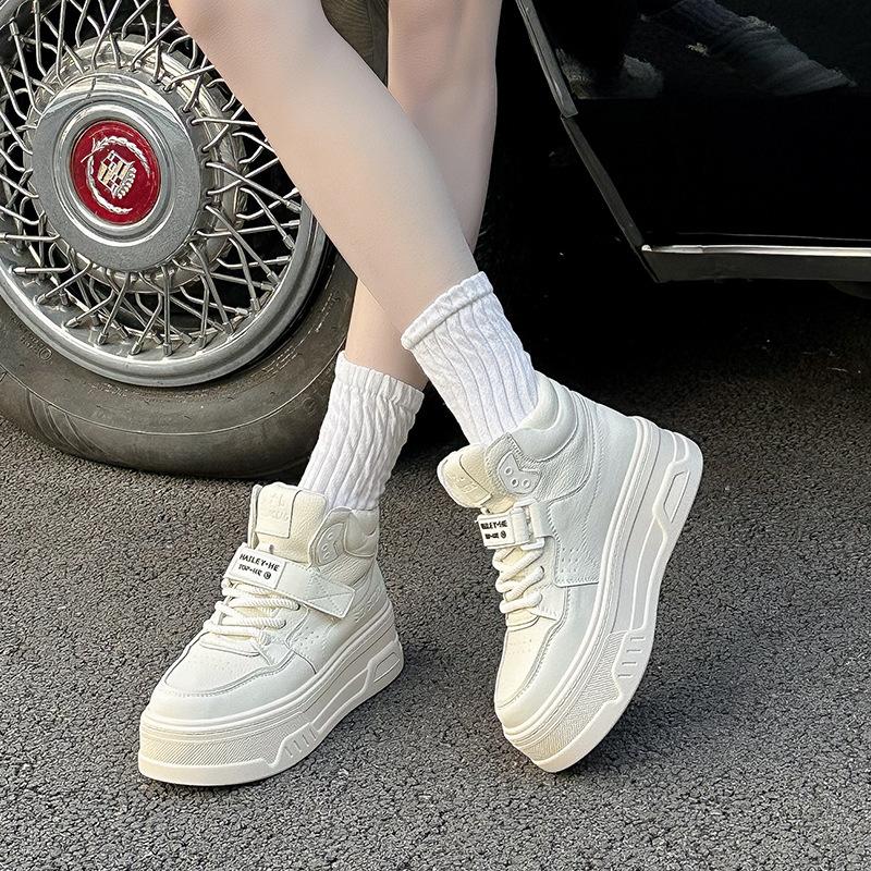 Thick-soled inner heightening board shoes autumn and winter new leather velvet casual super fire sports high-top shoes