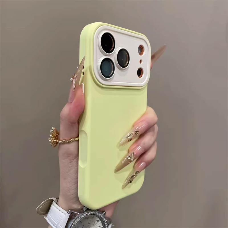 

Color Block Liquid Silicone Phone Case with Lens Film for iPhone 17/16/15/14 Pro 11 Pro жёлтый