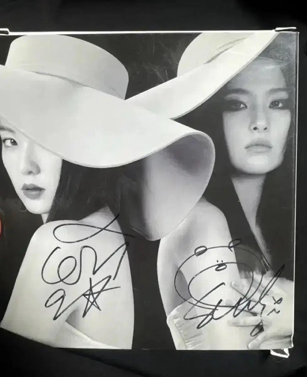 

RED VELVET secretly sold autographed autograph