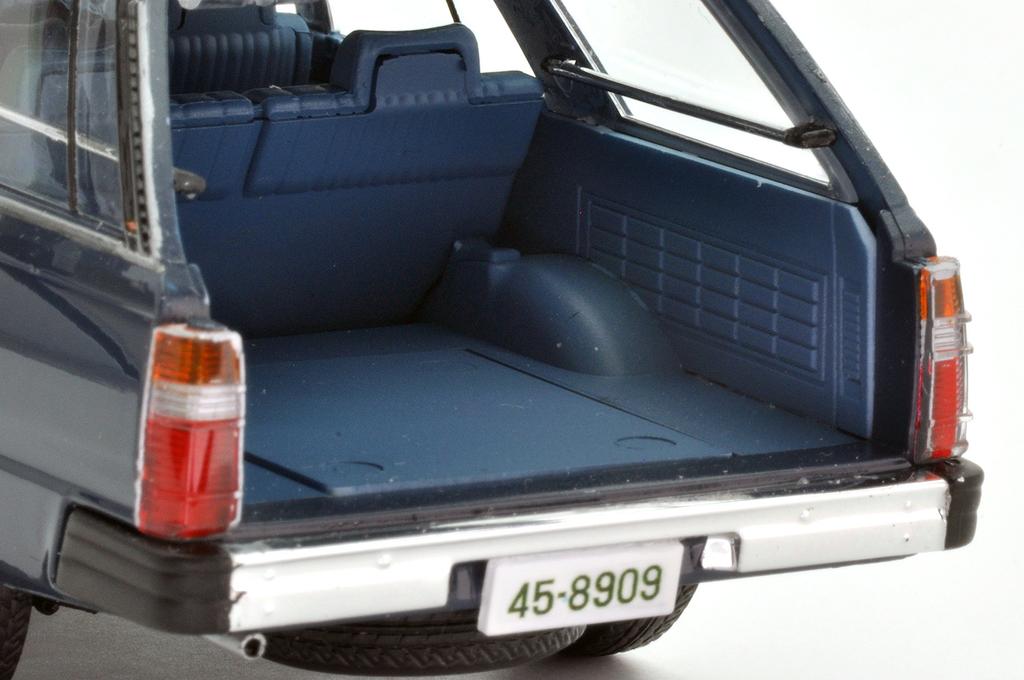 Tomytec MSS Series Nissan Cedric Van Air Force Service Vehicle 1 Plastic Model Kit 1/35 Self-Defense No. MC-006