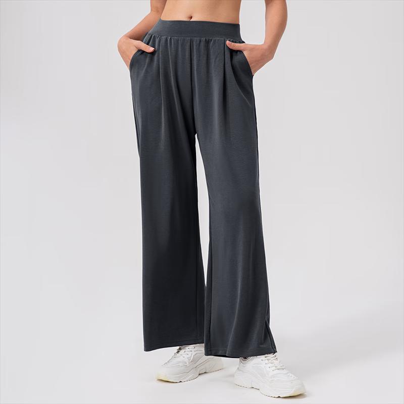 Women s Wide-Leg Athletic Crop Pants M