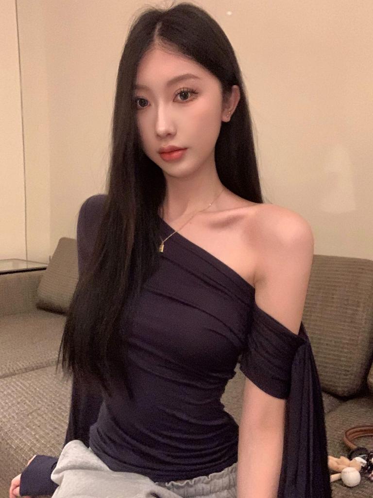 Spicy Asymmetrical One-Shoulder Long-Sleeve Slim Fit T-Shirt for Women - Spring Slimming Bodycon Base Top