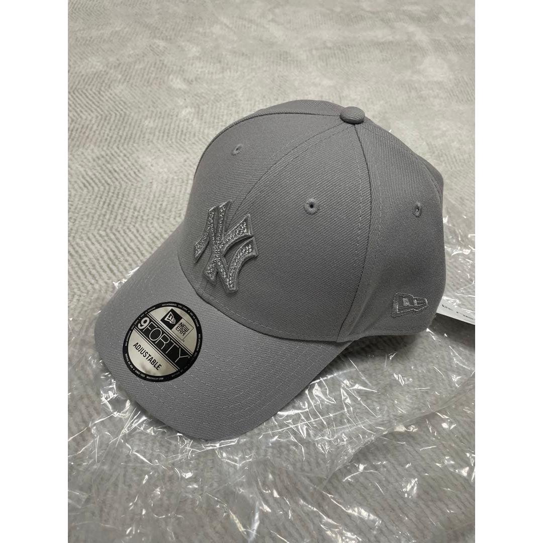 Used New Era Rhinestone Gray Yankees