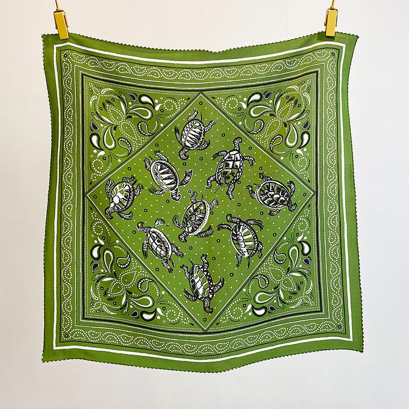 Design sense 100% mulberry silk scarf fashion light luxury double crepe handmade curling square scarf classic retro silk scarf 67cm