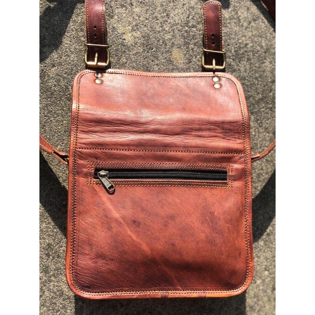 Malá kožená brašna, tradiční brašna, kožený messenger 7”x9”, malá hnědá kabelka, rustikální kožená crossbody kabelka, kožená taška přes rameno
