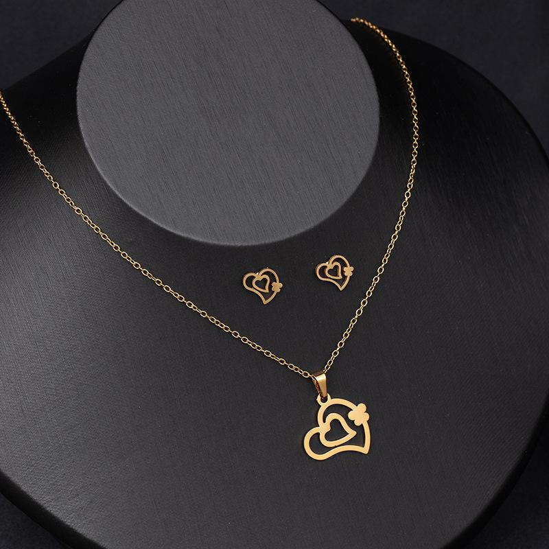 Fashion Hollow Love Glossy Necklace Earrings Set Women'S Niche Design Heart Pendant Earrings Necklace