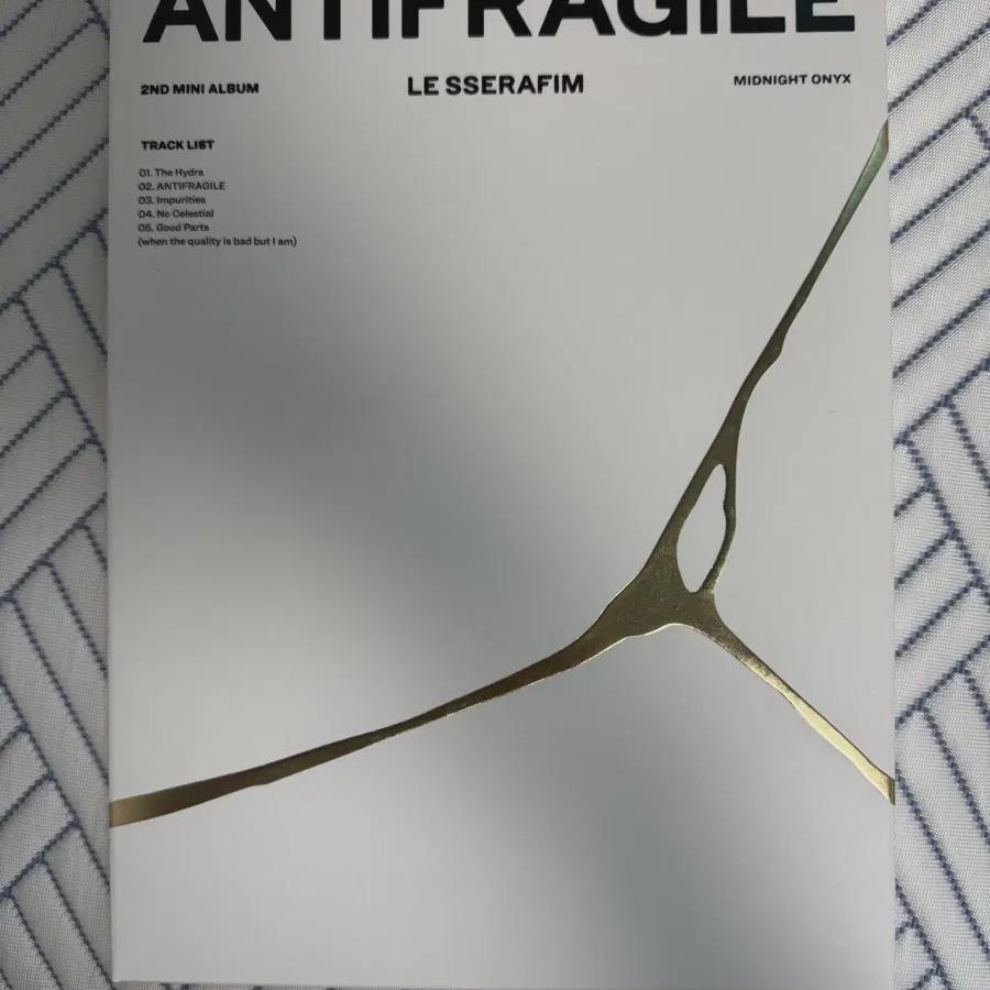 

Я продаю альбом Le Sserafim Antifragile!