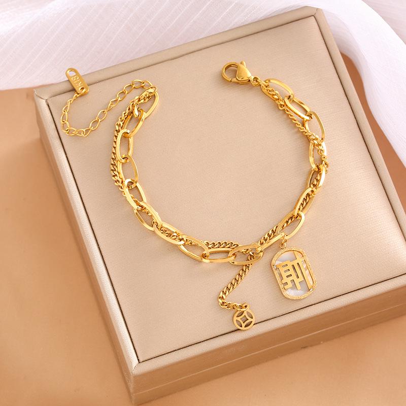 High-End Titanium Steel Four-Leaf Clover Bracelet with Shell Pendant – Durable, Fade-Resistant Design