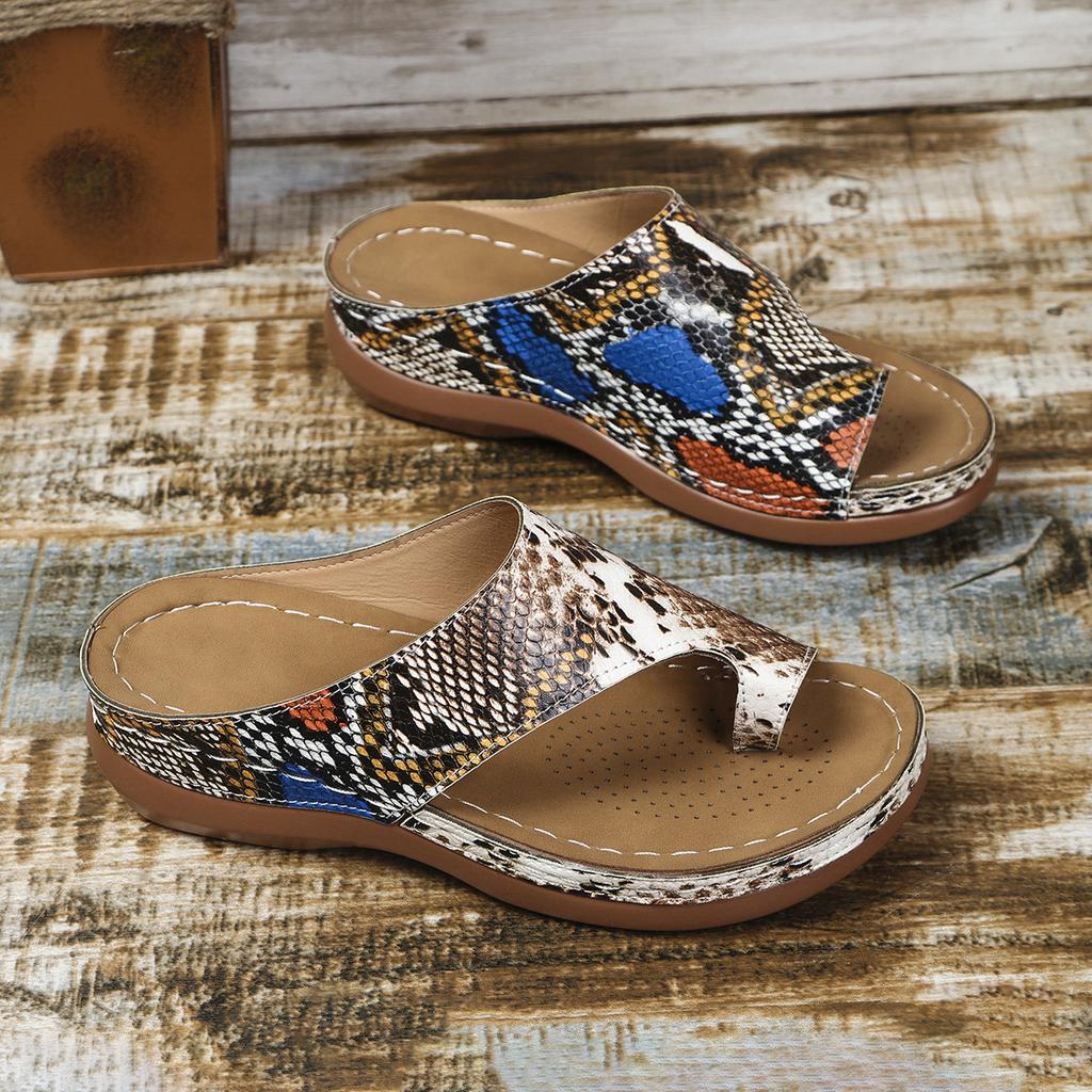 European and American casual round head leopard print snake pattern women's slope heel slippers 2024 summer new foreign trade large size finger s