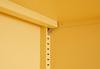Armadio portaoggetti in acciaio giallo con ripiani regolabili, impermeabile e facile da pulire, per mantenere ordinati e organizzati il tuo soggiorno, la tua camera da letto o il tuo ingresso.