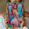 Vintage Graffiti Metall Wandkunst - Mädchen mit rosa Haaren kariertes Outfit Wasserdicht Aluminium Hängedekoration für Zuhause Büro Halloween Christ