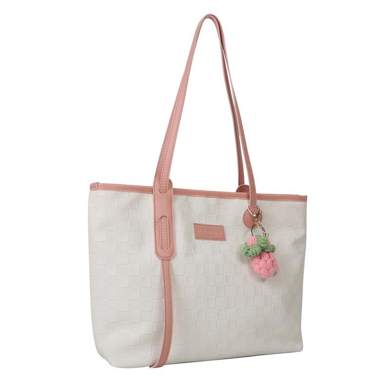 Large capacity casual PU shoulder bag 2025 new fashion pendant commuter bag simple tote bag