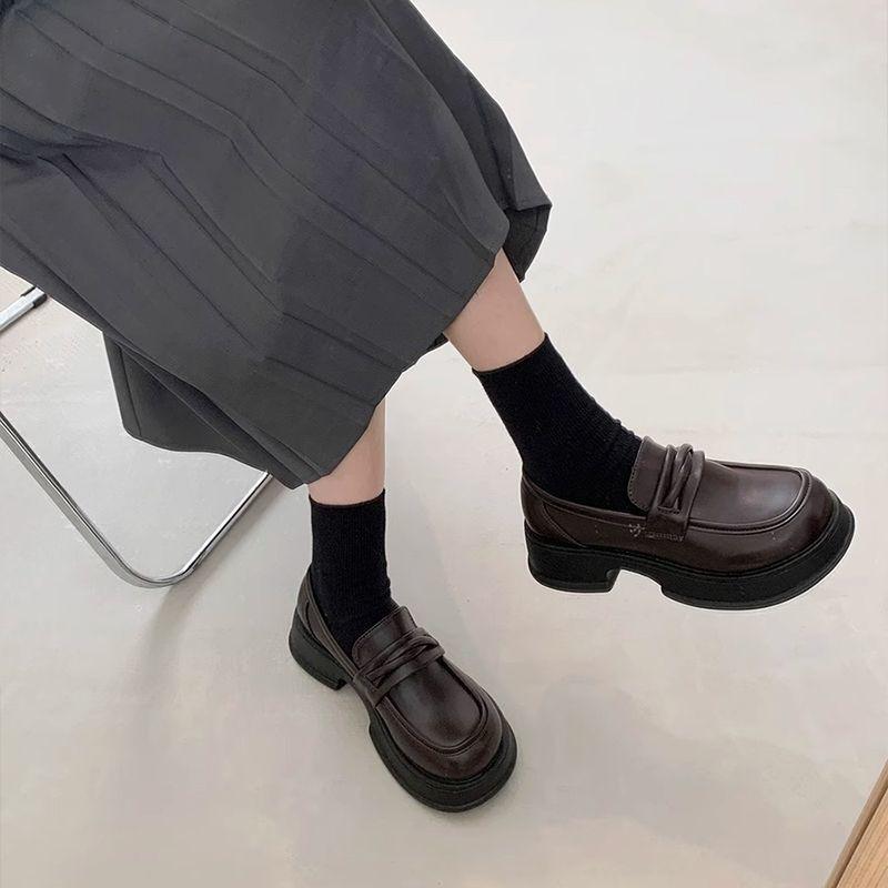 Новые черные бархатные маленькие кожаные туфли-лоферы на толстом каблуке для женщин весенне-летние однотонные с толстой подошвой и педалью 40 темно-коричневого 2460₽