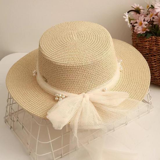 Beach Straw Hat Flat Top Wide Brim Sun Protection Hat with Tulle Bow Imitation Pearls Decor Hand-Woven Breathable Summer Hat
