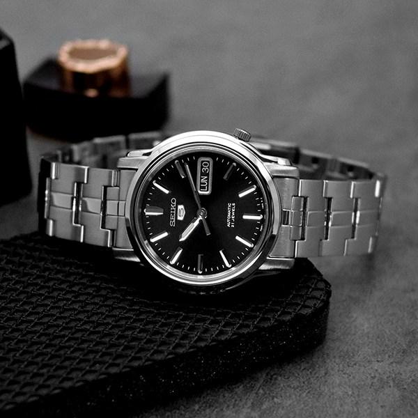 Seiko 5 Klassische Automatik-Herrenuhr aus Metall